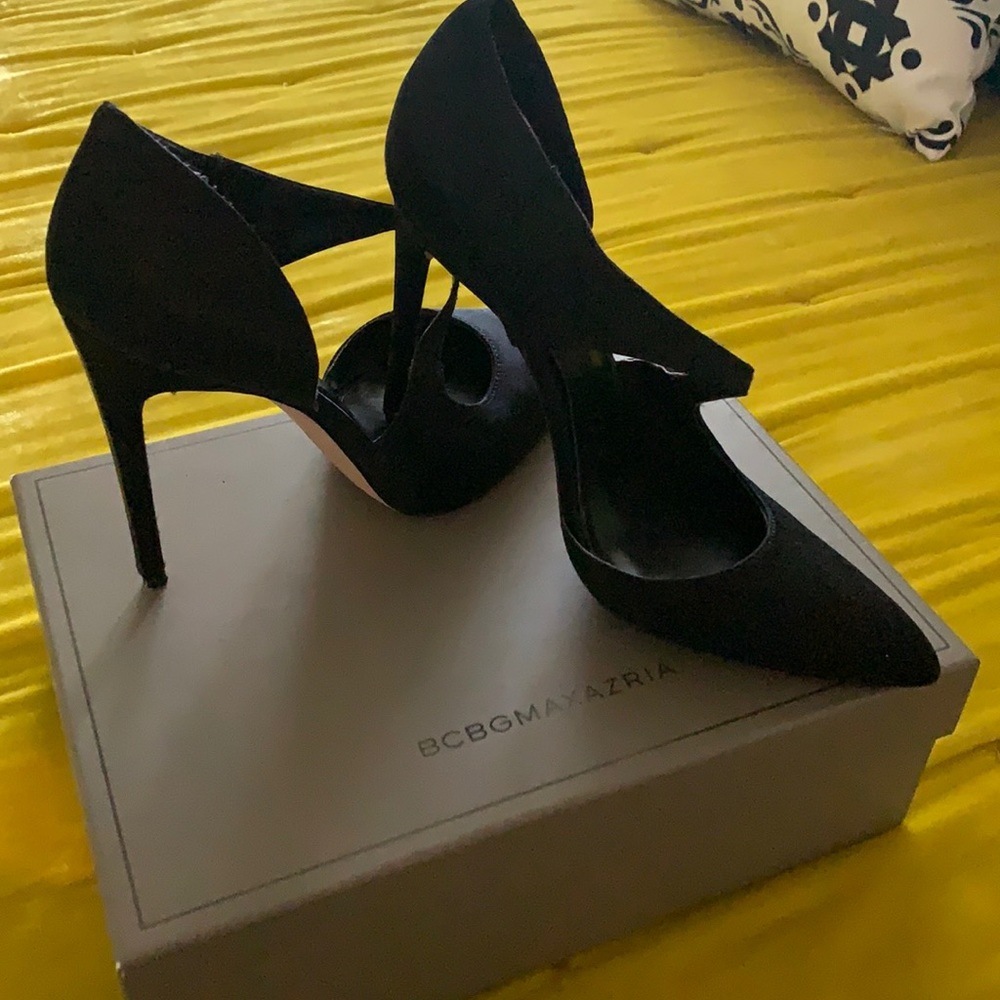 BCBG Black Satin closed toe pumps